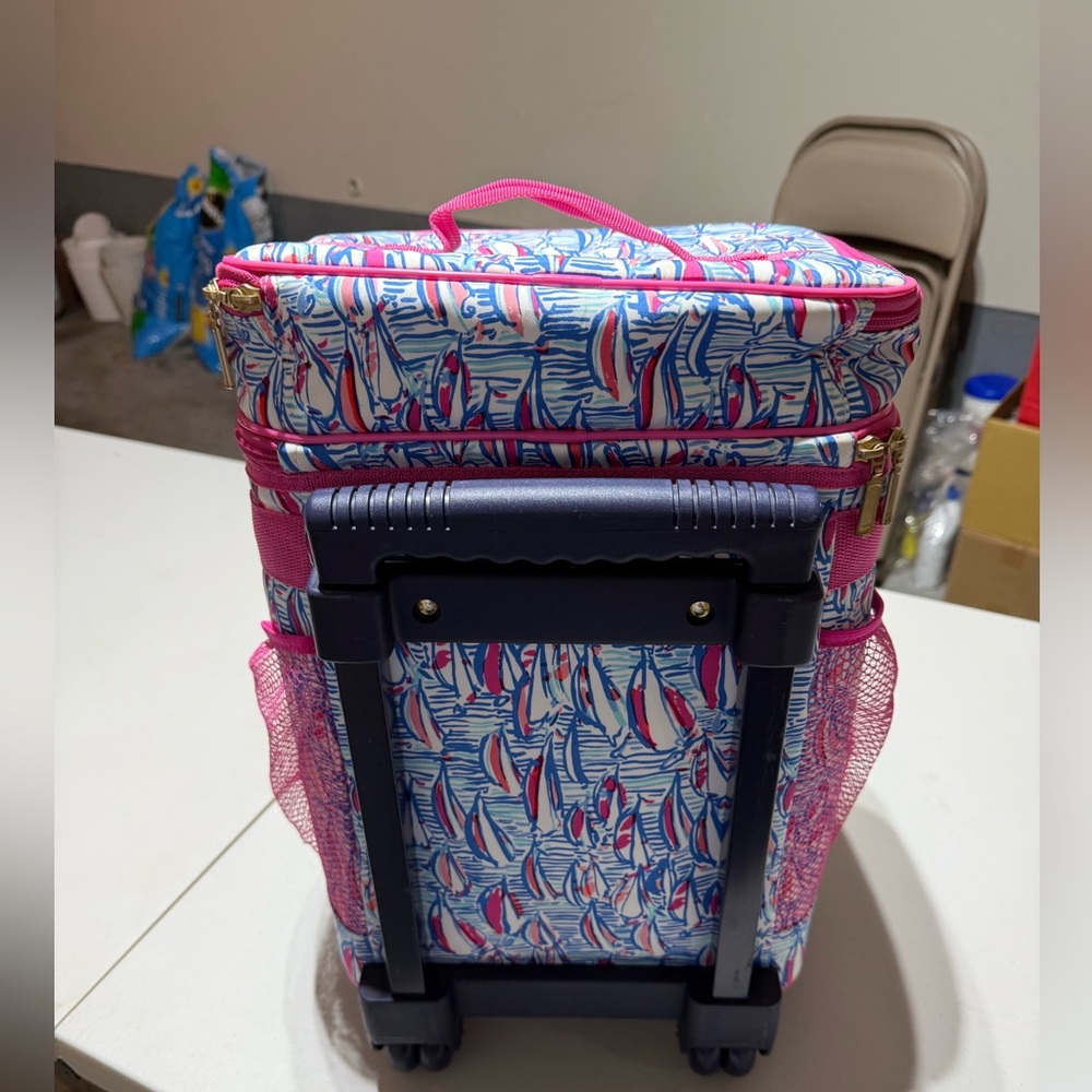 NEW Lilly Pulitzer Rolling Cooler - Picture 12 of 13